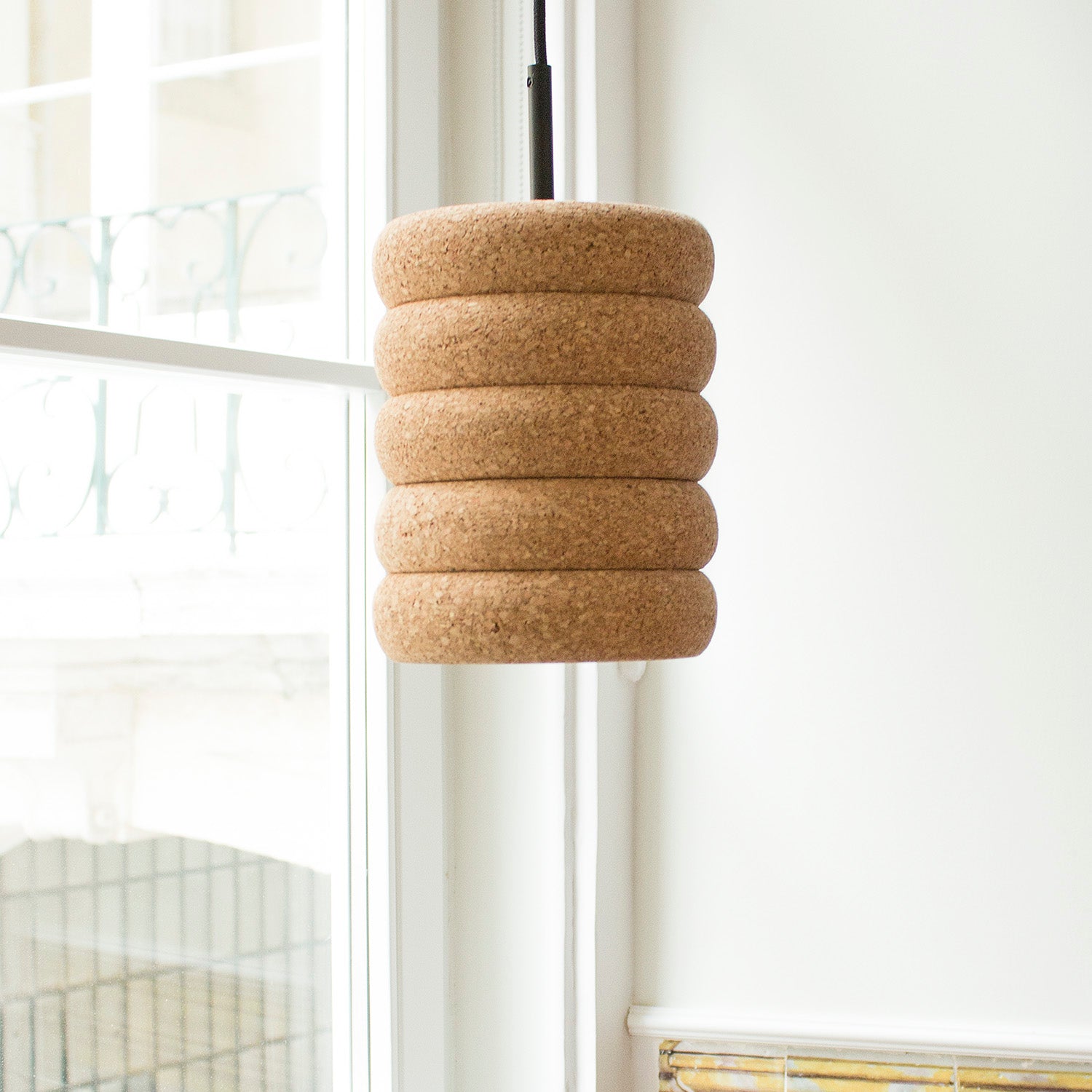 Candeeiro Pendente Colmeia em Cortiça