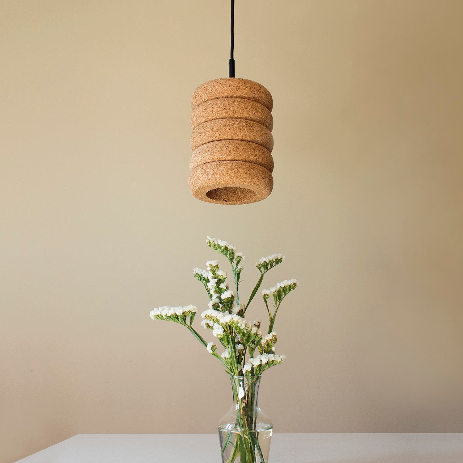 Candeeiro Pendente Colmeia em Cortiça