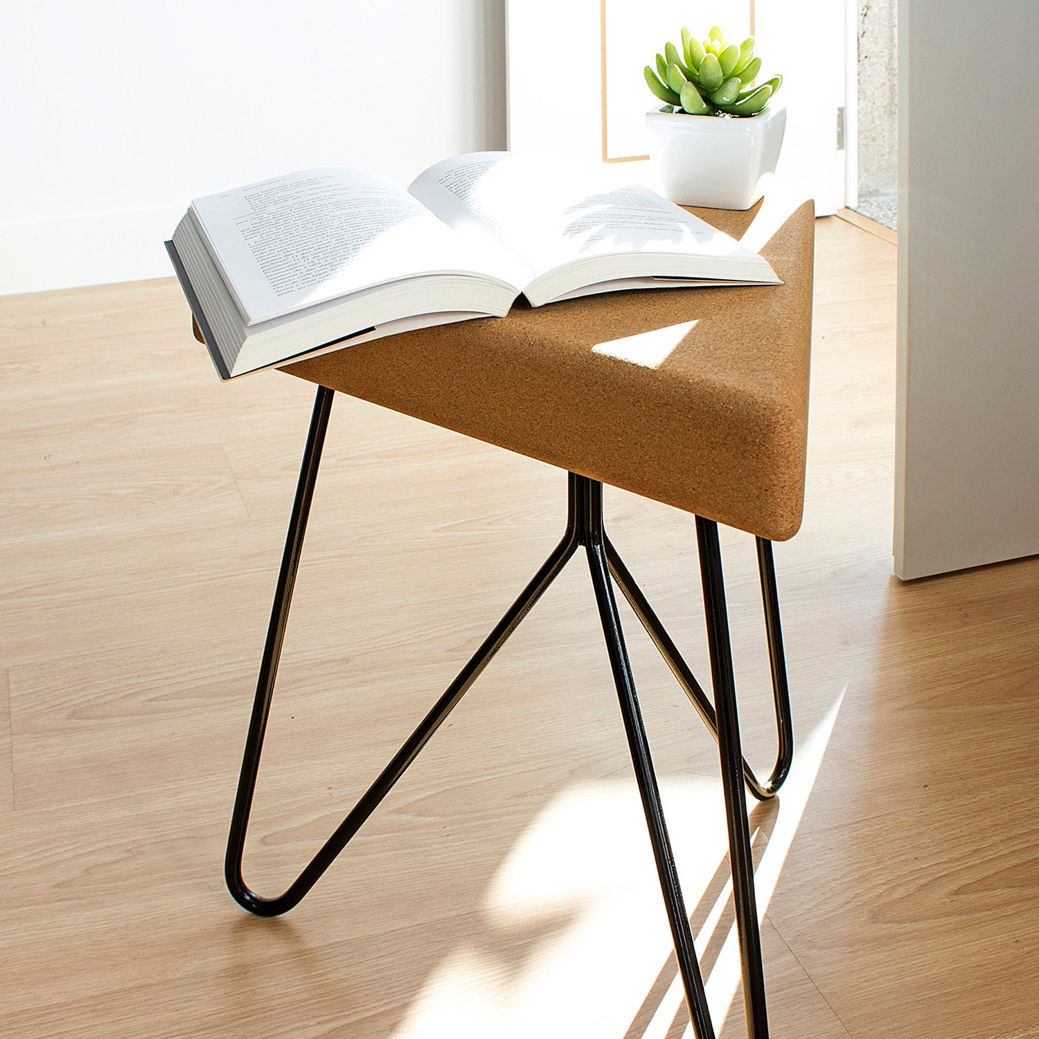 Tes stool/table - light cork