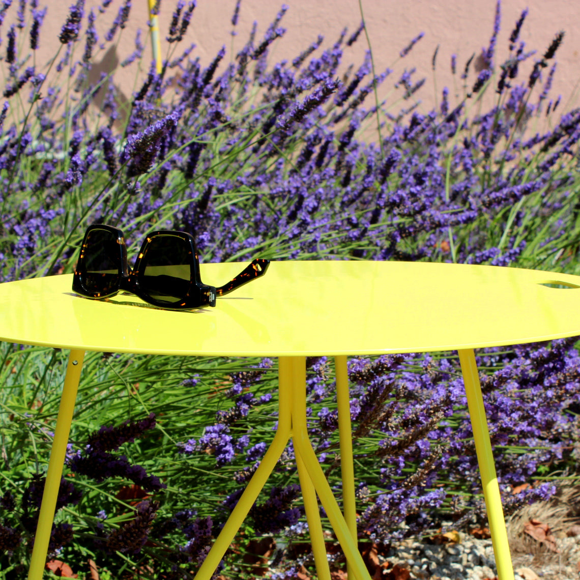 Seis coffee table