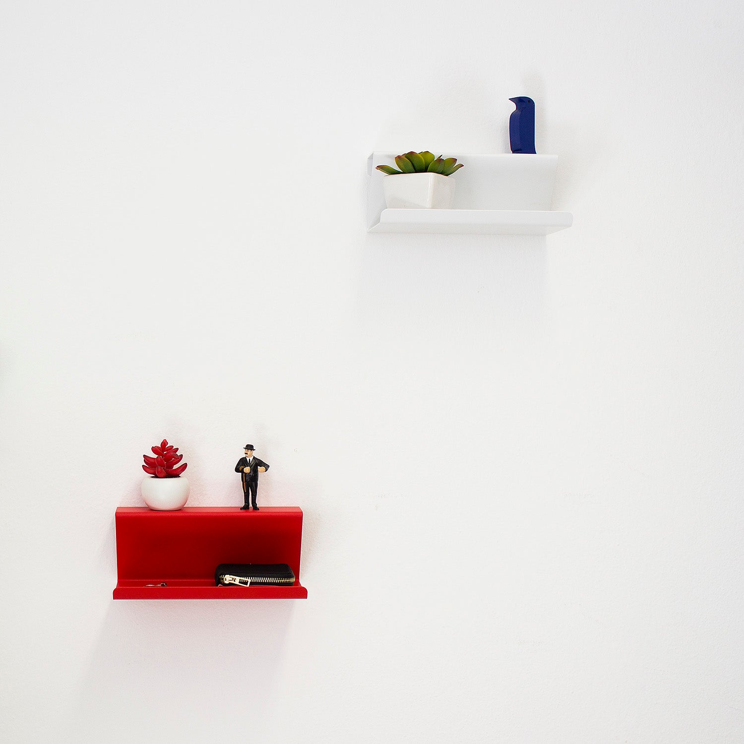Vinco floating shelf